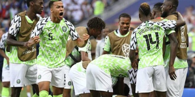 le nigeria dispose de l islande et reve des huitiemes de finale