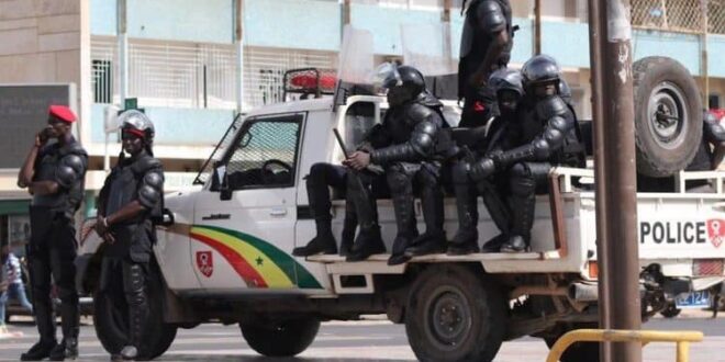 dakar quadrille par la police 750x430 1