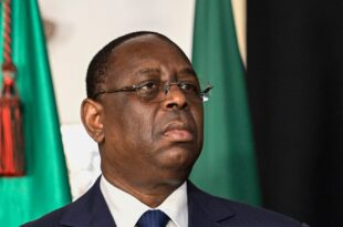 Macky Sall annonce que son retour au Senegal nest pas prevu thumbnail